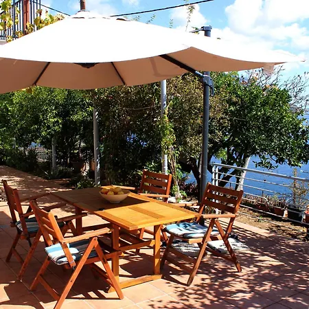 Nyaraló Azure Mare Sea View Garden *