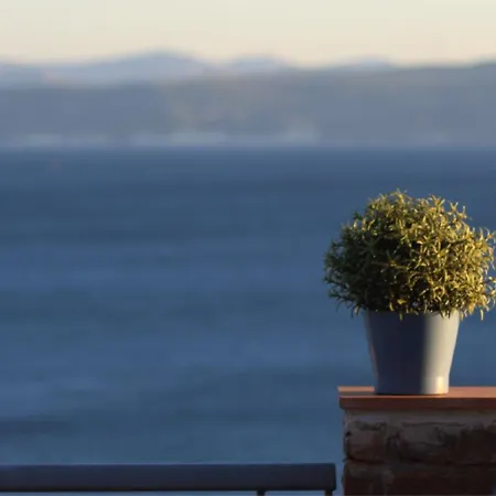 Azure Mare Sea View Garden
